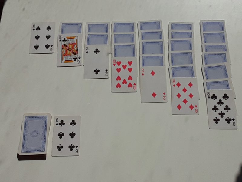 How to Play Klondike Solitaire with Cards?
