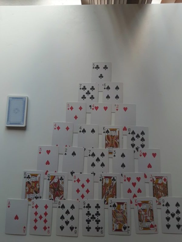 The initial Pyramid Solitaire layout